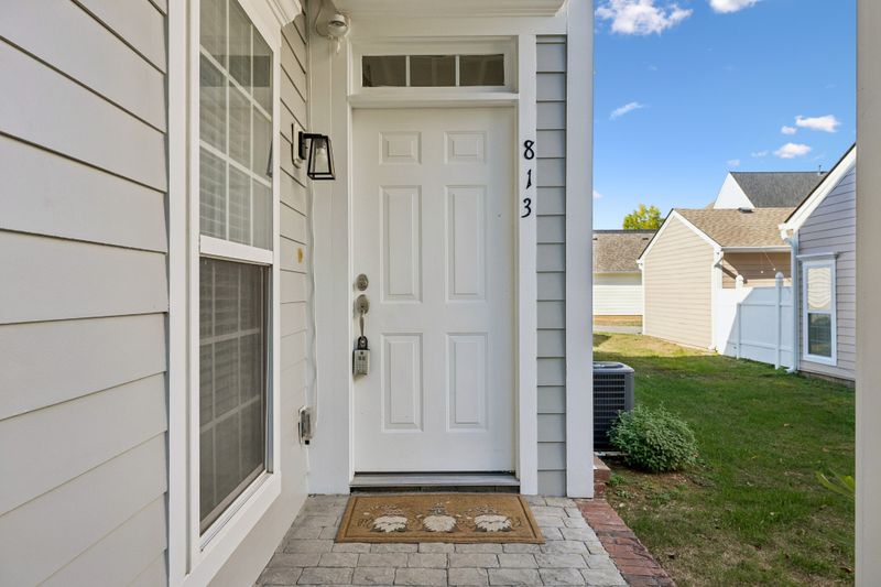 813 Hobbit Ln, Nashville, TN 37211