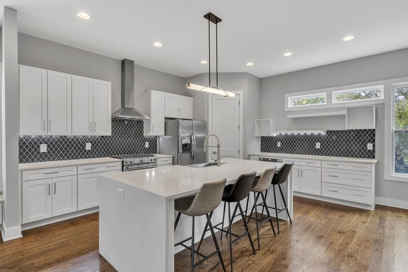 525 31st Ave N #A, Nashville, TN 37209