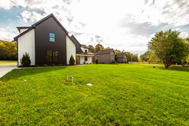 2039 Liberty Ln, Gallatin, TN 37066