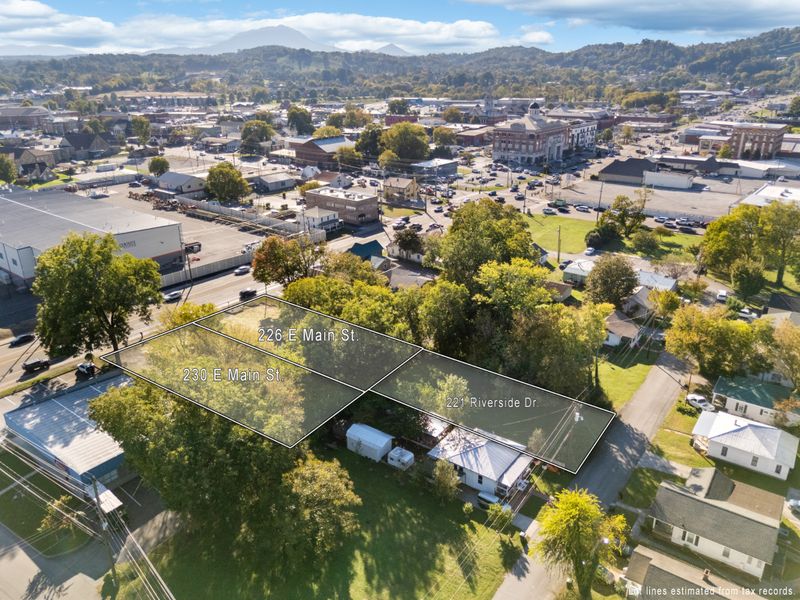 226 E Main St, Sevierville, TN 37862