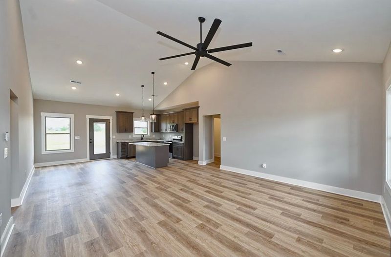 569 White Rd, Portland, TN 37148