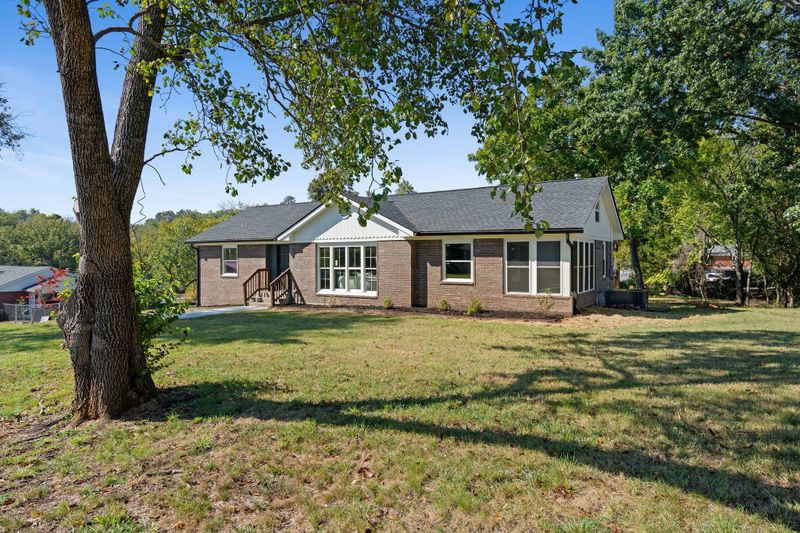 100 S Graycroft Ave, Madison, TN 37115