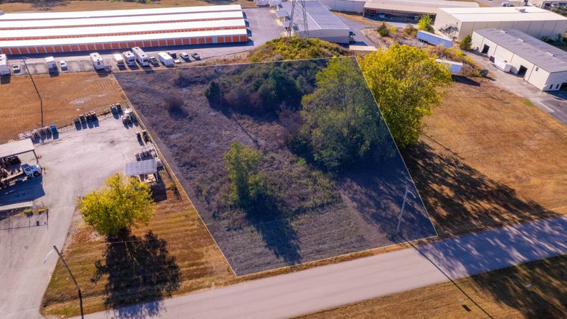 0 Tradewind Dr Lot 2, Columbia, TN 38401