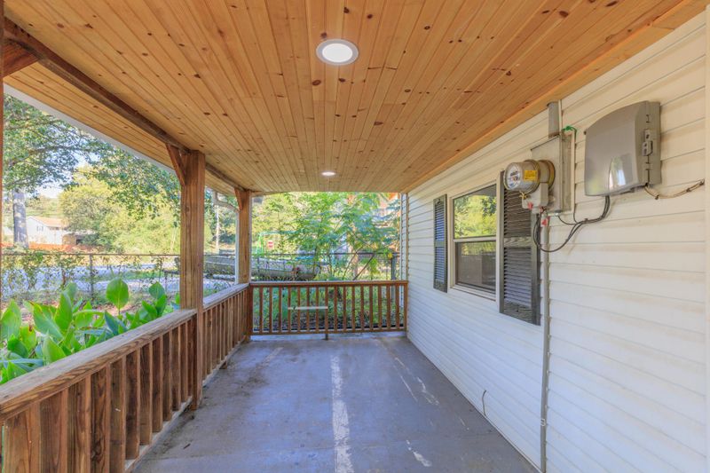 33 S Lake Ter, Rossville, GA 30741