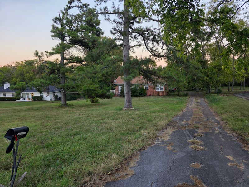 606 N Graycroft Ave, Madison, TN 37115
