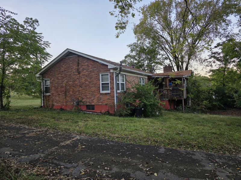 606 N Graycroft Ave, Madison, TN 37115