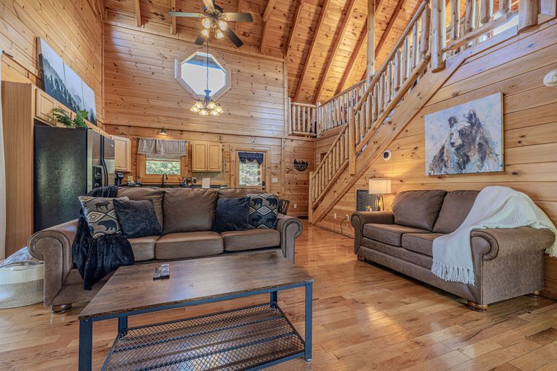 1942 Cougar Crossing Way, Sevierville, TN 37876