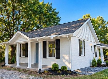 1610 S High St, Columbia, TN 38401