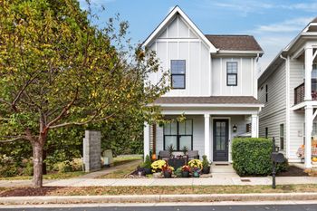 722 Cottage Park Dr, Nashville, TN 37207