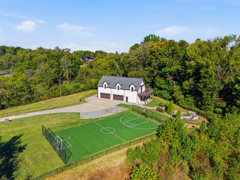 7990 Poplar Creek Rd, Nashville, TN 37221