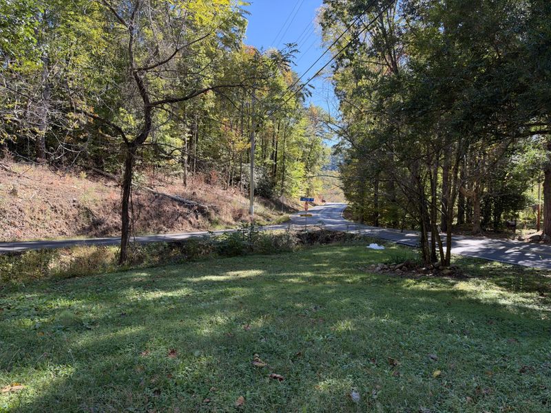 1946 Bluff Mountain Rd, Sevierville, TN 37876