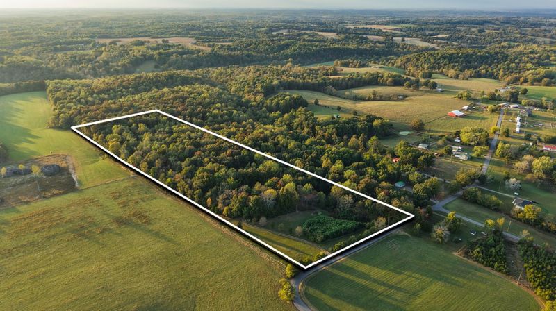 421 Pea Ridge Rd, Westmoreland, TN 37186