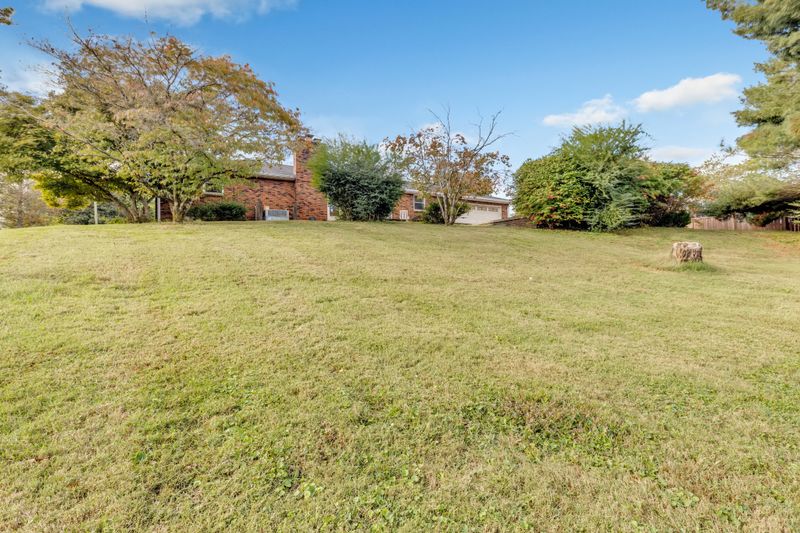 208 General Forrest Dr, Springfield, TN 37172