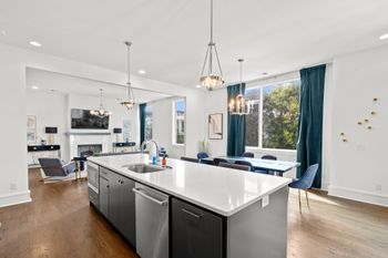 1007 12th Ave S #D, Nashville, TN 37203