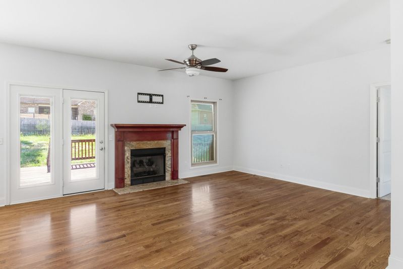 2010 Rebekah Dr, Greenbrier, TN 37073