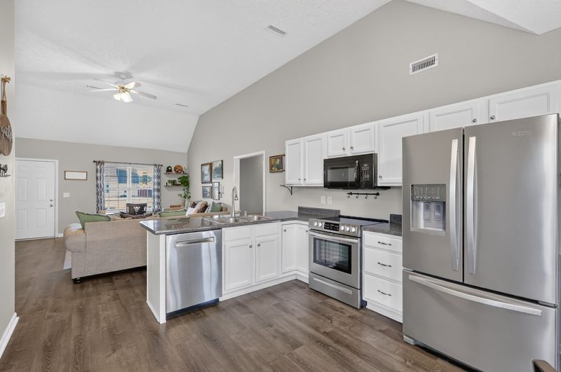 609 Fall Creek Dr, Murfreesboro, TN 37129