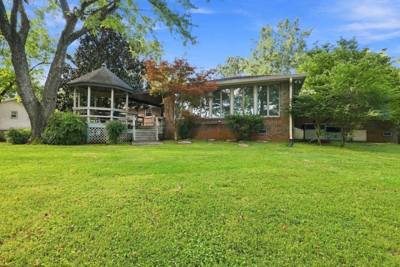 112 Cedar Way Dr, Lebanon, TN 37087