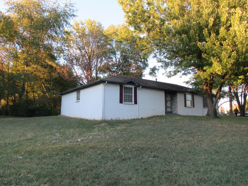 409 Pioneer Dr, Smyrna, TN 37167