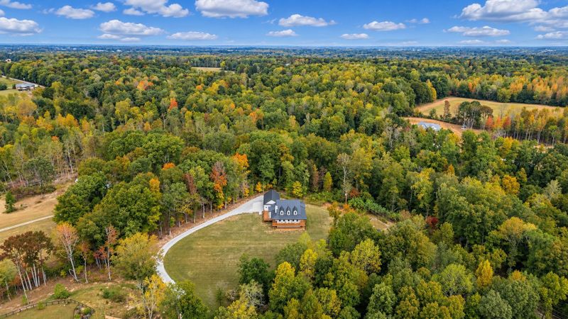 1061 Big Bartons Creek Rd, Dickson, TN 37055