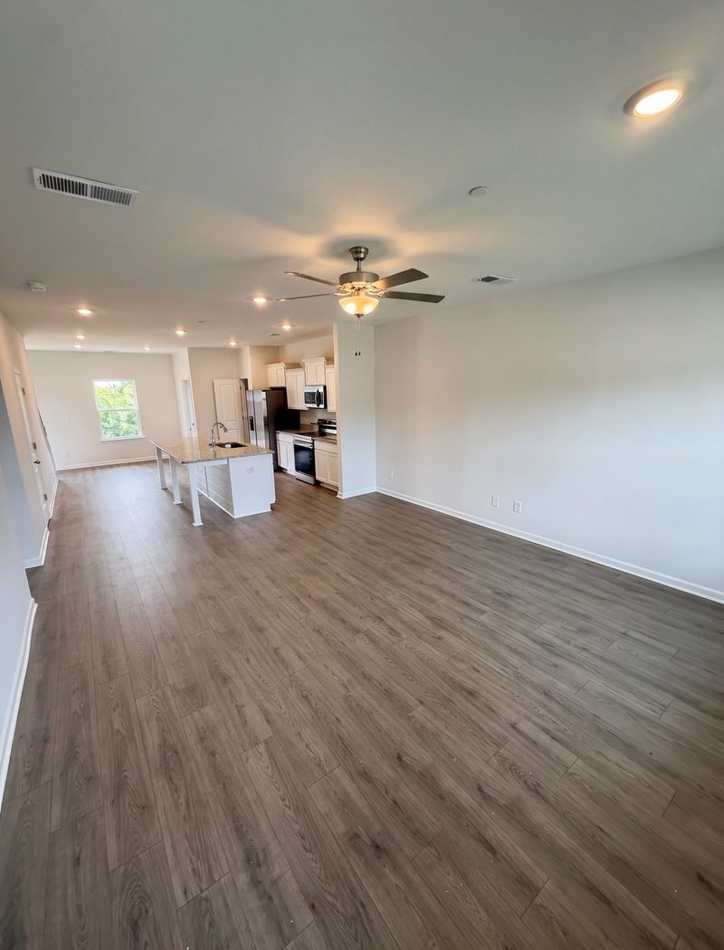 1252 Amber Hills Dr, Ashland City, TN 37015