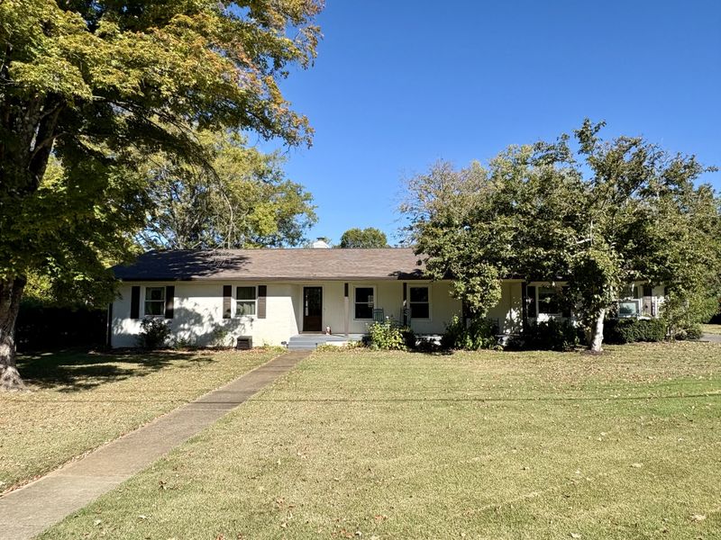 1911 Greenland Dr, Murfreesboro, TN 37130