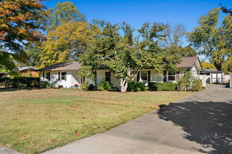 1911 Greenland Dr, Murfreesboro, TN 37130
