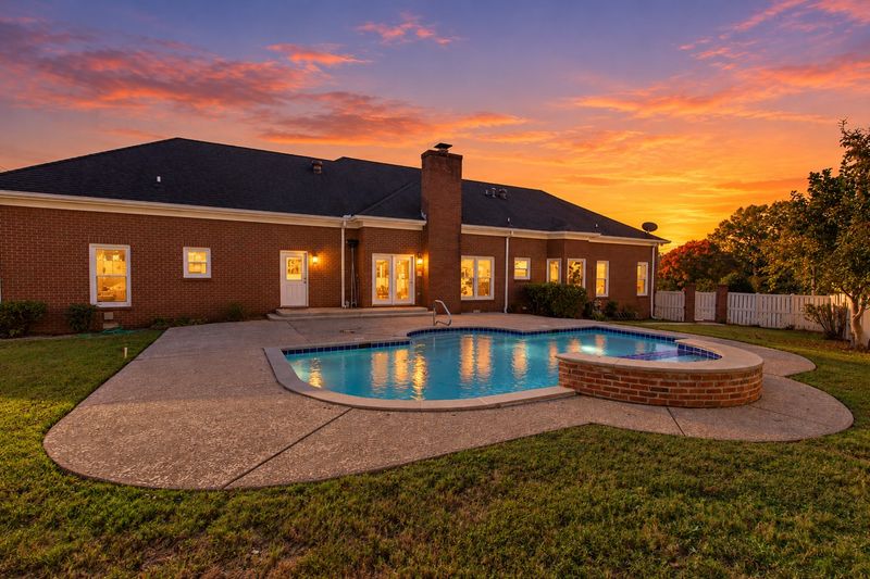 109 Governors Point Blvd, Hendersonville, TN 37075
