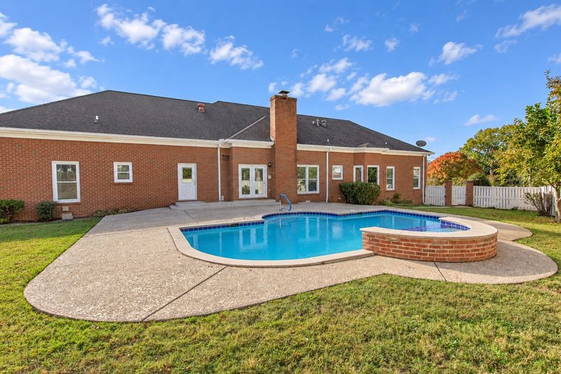 109 Governors Point Blvd, Hendersonville, TN 37075