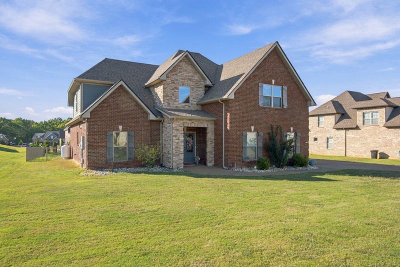 1304 Kaci Dr, Smyrna, TN 37167