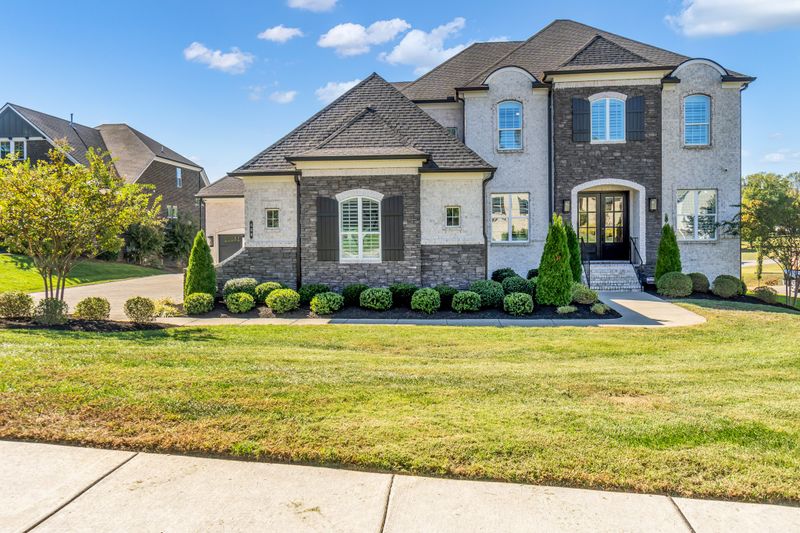 660 Concord Dr, Gallatin, TN 37066