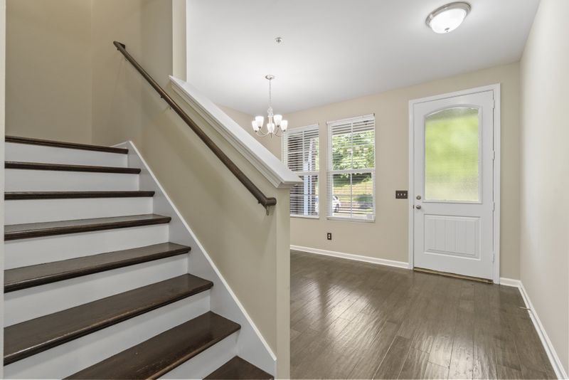1013 Livingstone Ln, Mount Juliet, TN 37122