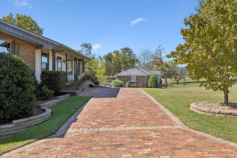489 Page Dr, Mount Juliet, TN 37122