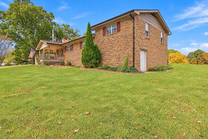 1659 Keith Rd, Tunnel Hill, GA 30755