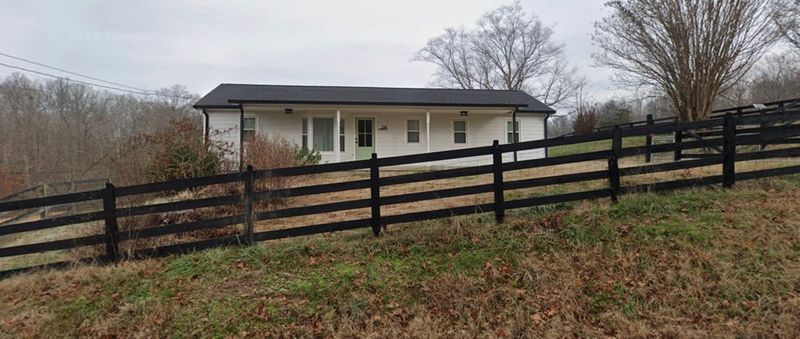 234 W Biggs Rd, Cottontown, TN 37048