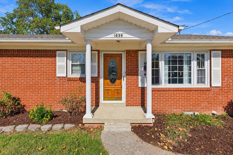 1039 N 1st St, Westmoreland, TN 37186