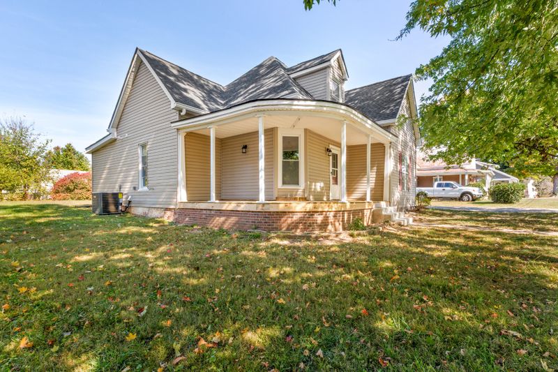 208 S Russell St, Portland, TN 37148