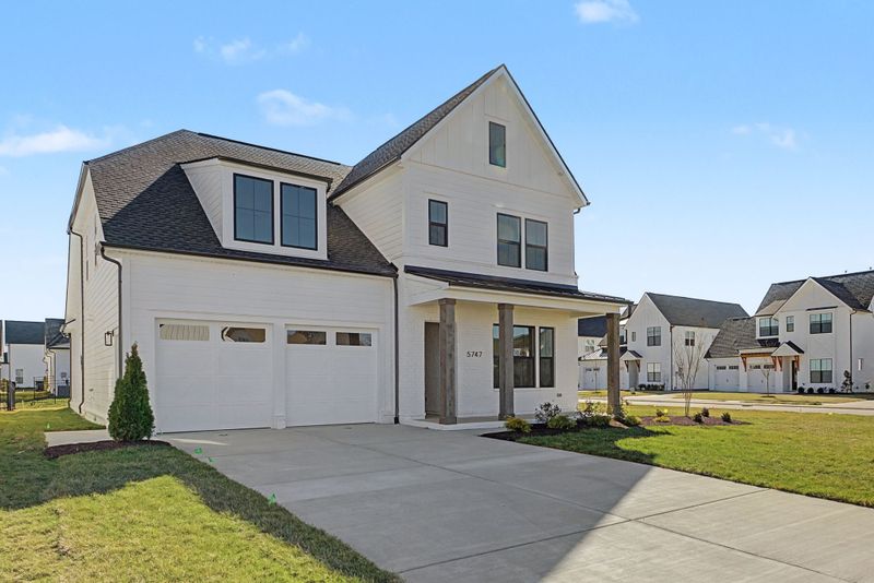 5717 Lennis Ln, Murfreesboro, TN 37129