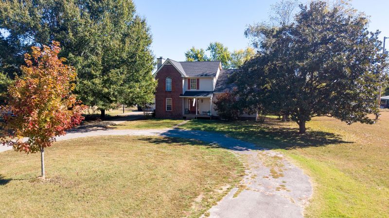 565 Douglas Ln, Gallatin, TN 37066