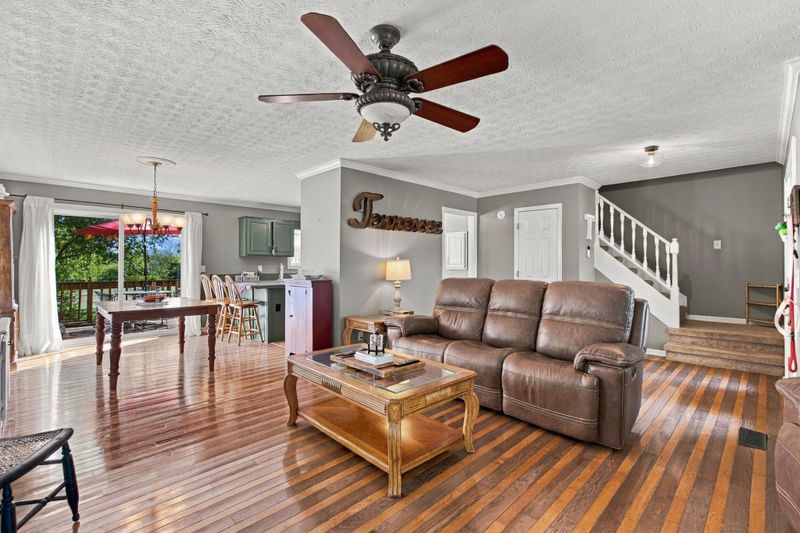 565 Douglas Ln, Gallatin, TN 37066