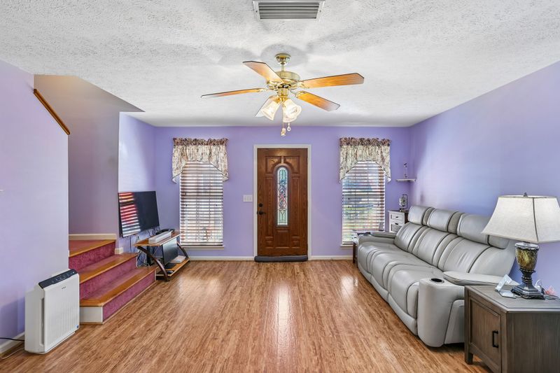 712 Williamsburg Dr, Smyrna, TN 37167
