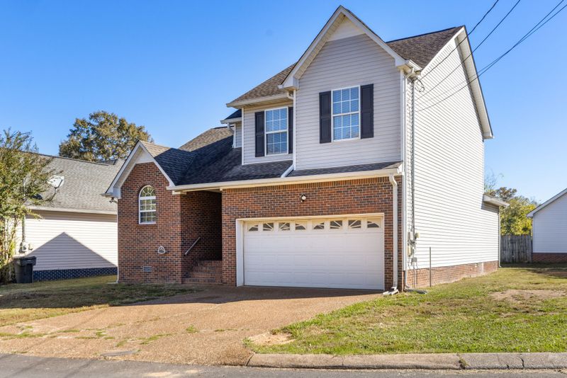1769 University Dr, Columbia, TN 38401