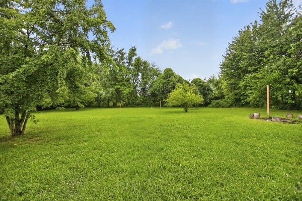 647 52 E Highway E, Portland, TN 37148