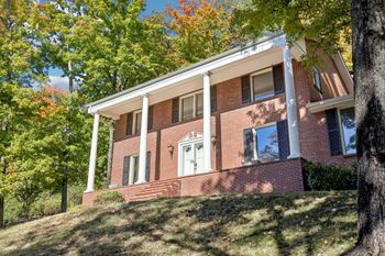 1310 Otter Creek Rd, Nashville, TN 37215