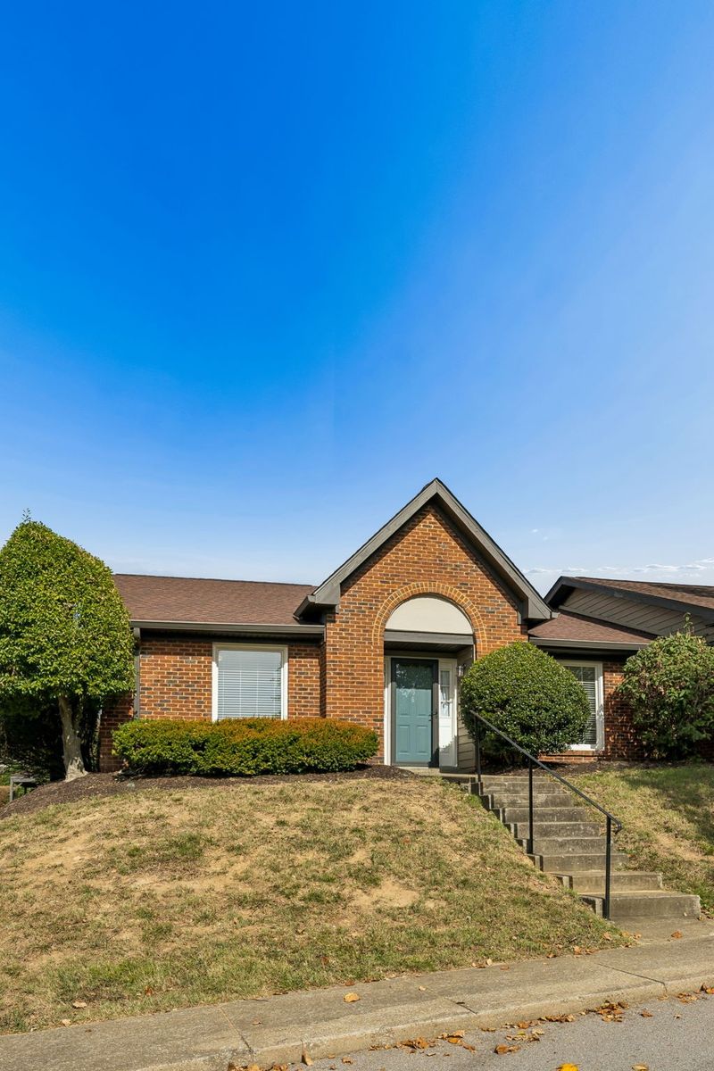 206 Highland Villa Cir, Nashville, TN 37211