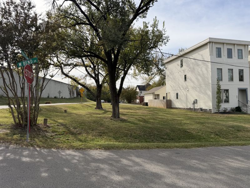 501 W Bend Dr, Nashville, TN 37209