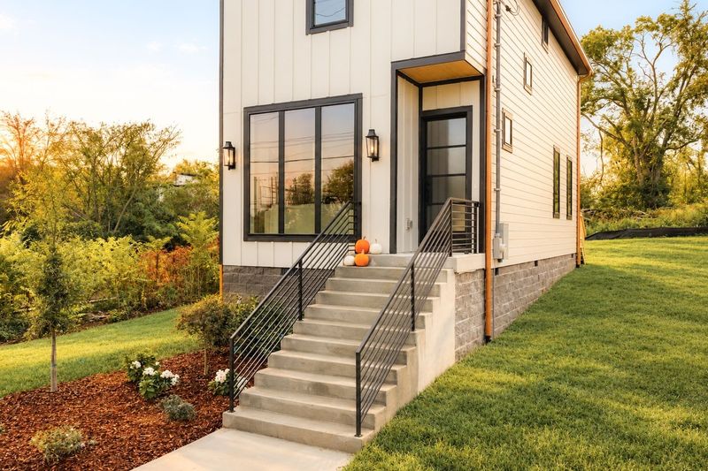 2105 Herman St, Nashville, TN 37208