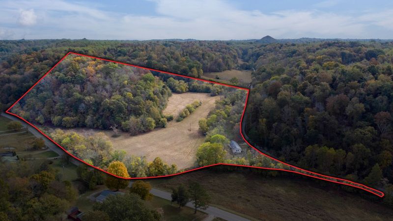 3074 Robert Skelley Rd, Columbia, TN 38401