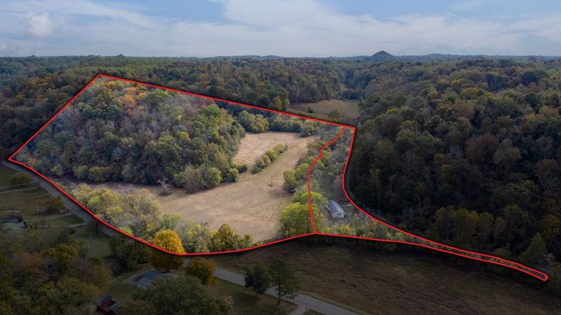 3074 Robert Skelley Rd, Columbia, TN 38401