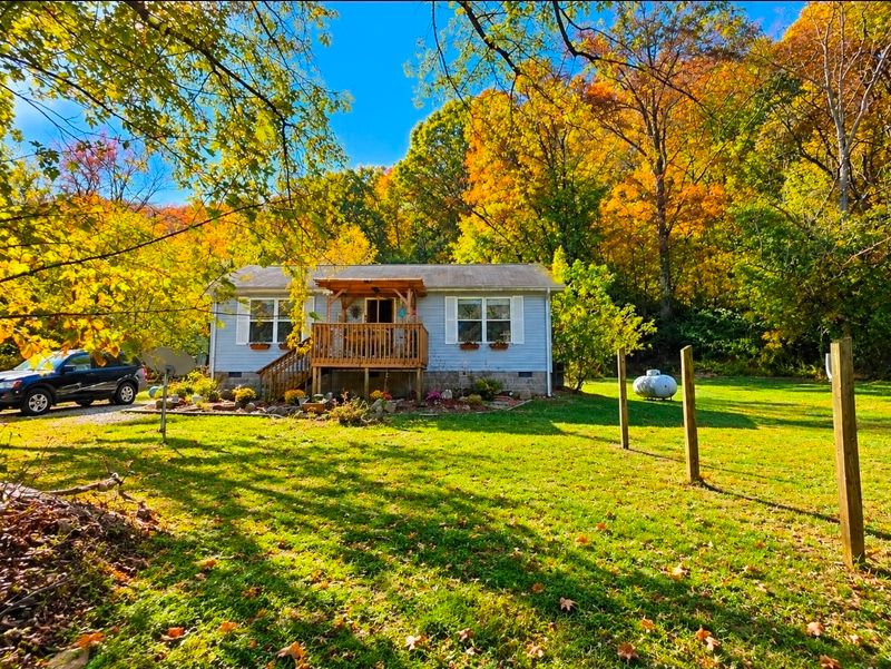 210 Phillips Hollow Rd, Bethpage, TN 37022