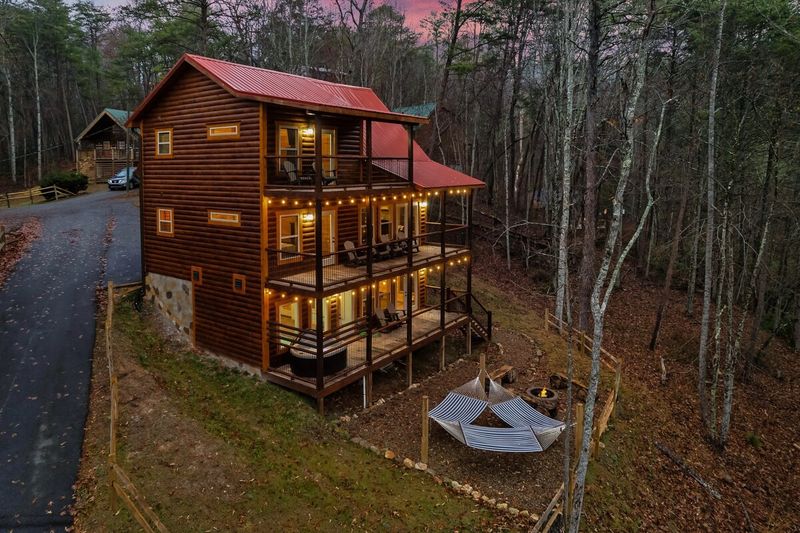 1114 Elm Ct, Sevierville, TN 37876
